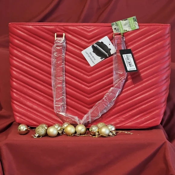 Badgley Mischka Red Quilted Faux Leather Bag - Picture 2 of 8